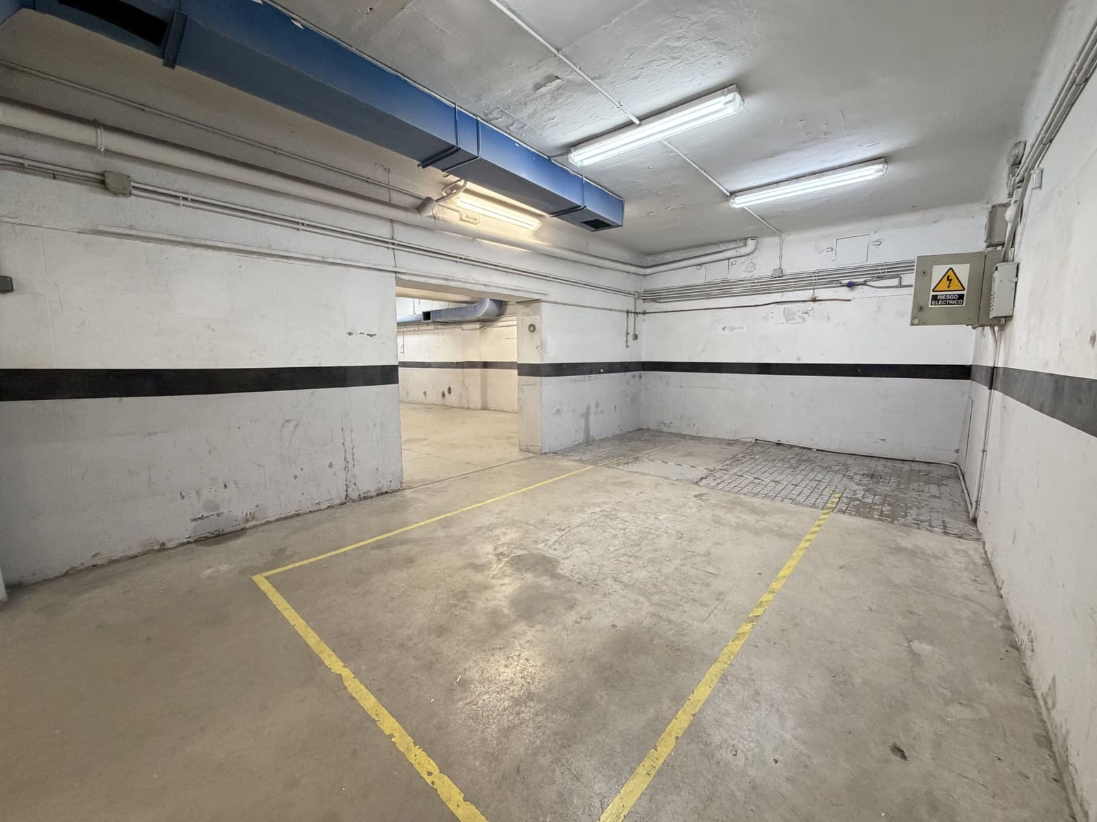 Commercial for sale in Madrid city - € 385,000 (Ref: 9987838)