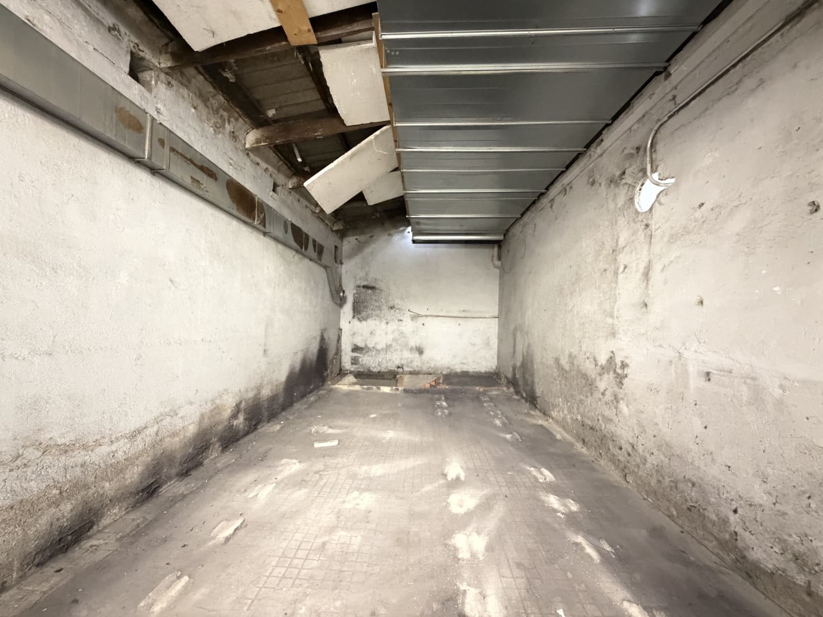 Commercial for sale in Madrid city - € 385,000 (Ref: 9987838)