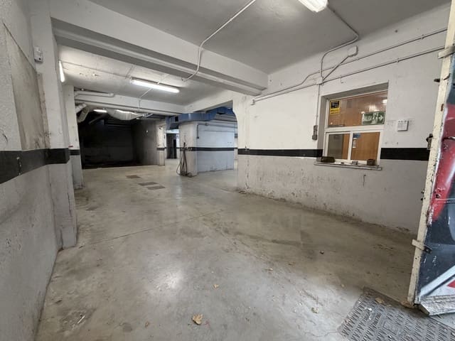 Kommersiell til salgs i Madrid by - € 385 000 (Ref: 9987838)