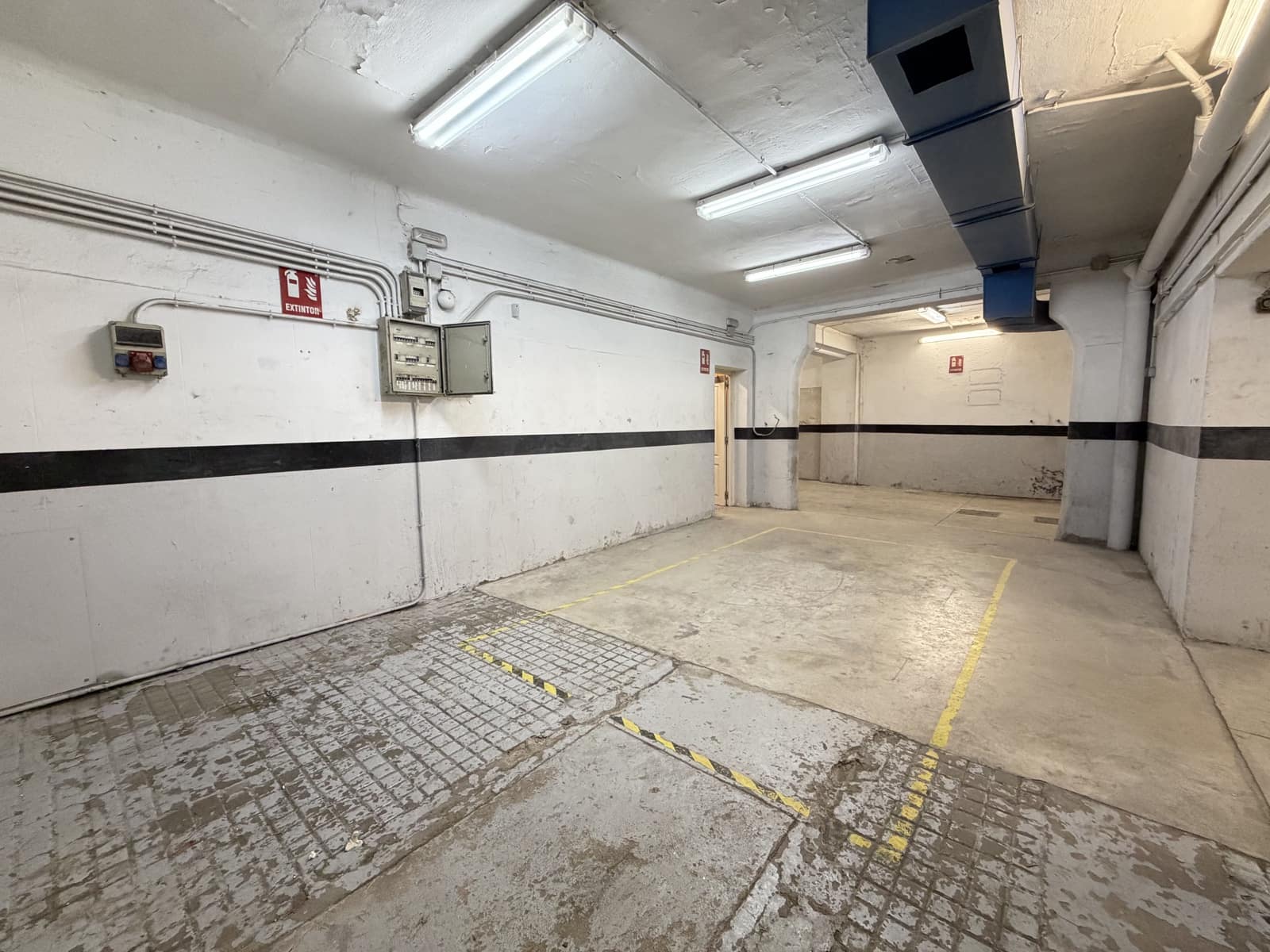Commercial for sale in Madrid city - € 385,000 (Ref: 9987838)