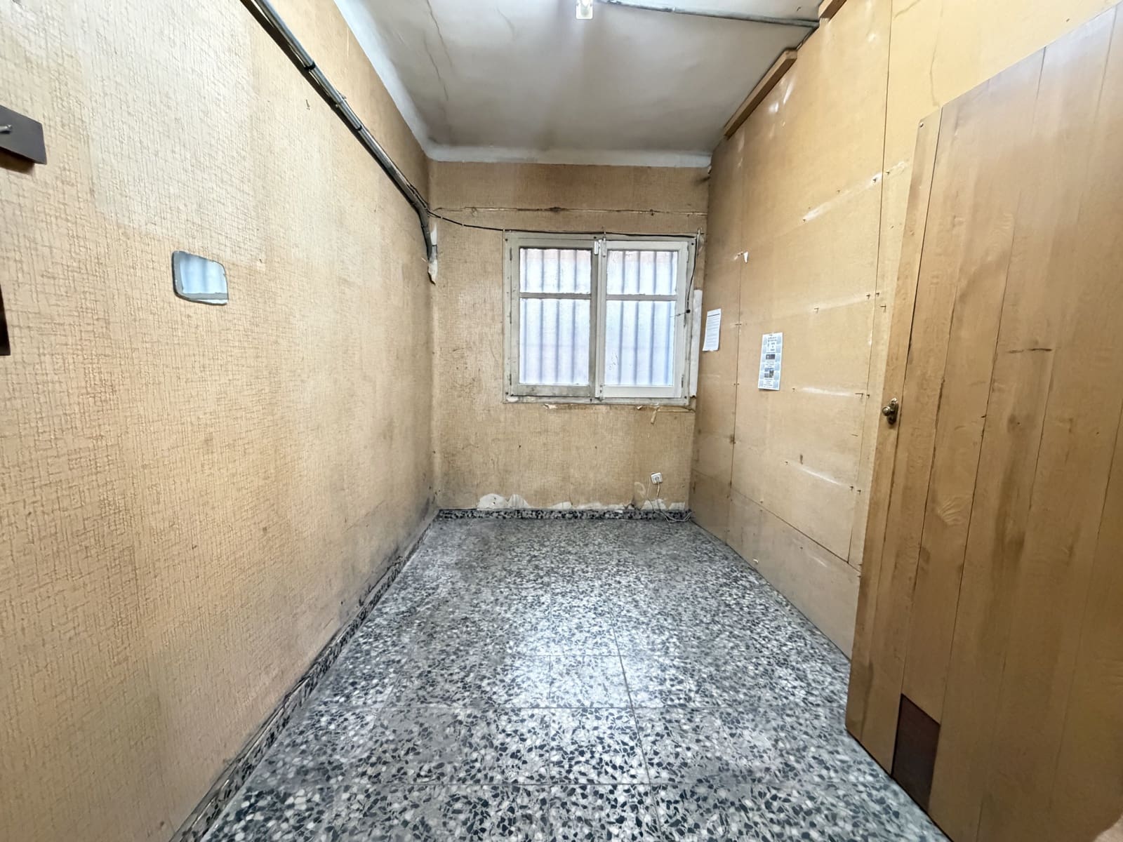 Commercial for sale in Madrid city - € 385,000 (Ref: 9987838)