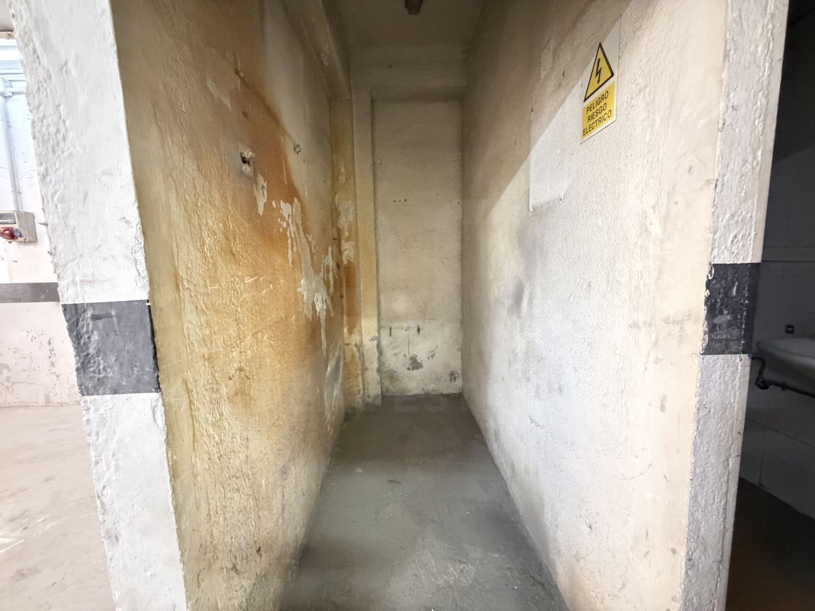 Commercial for sale in Madrid city - € 385,000 (Ref: 9987838)