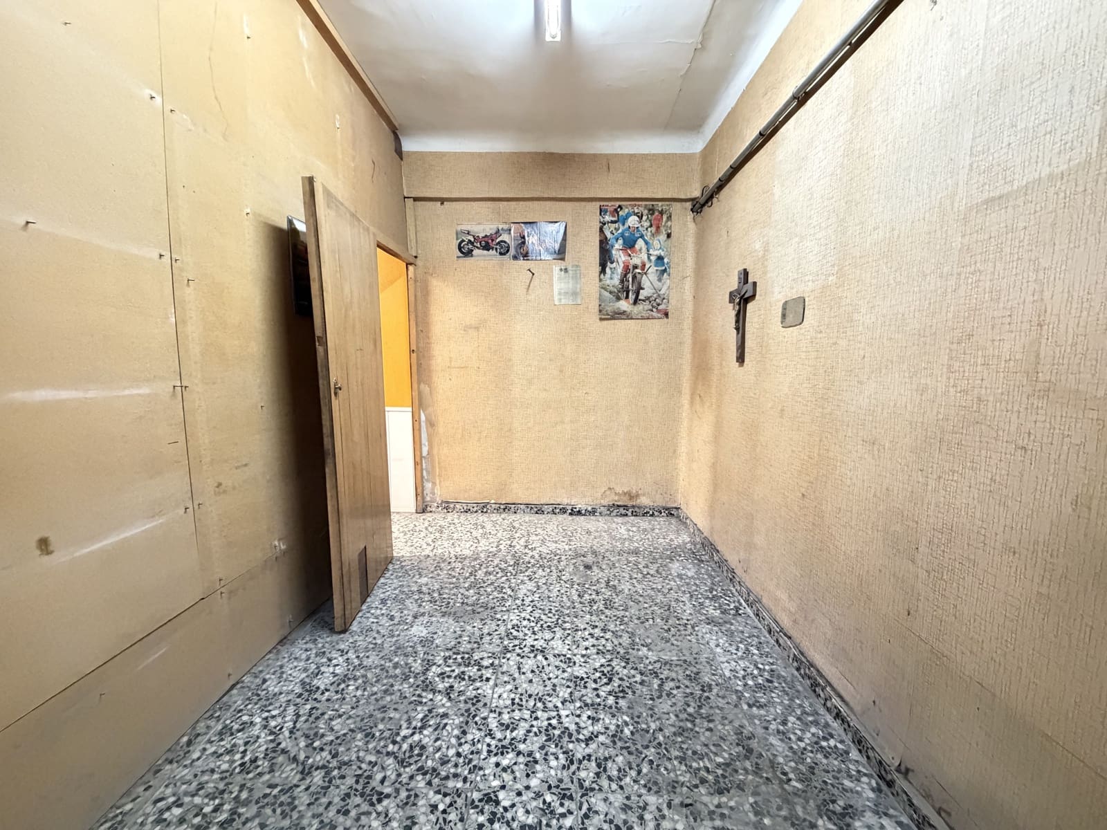 Commercial for sale in Madrid city - € 385,000 (Ref: 9987838)