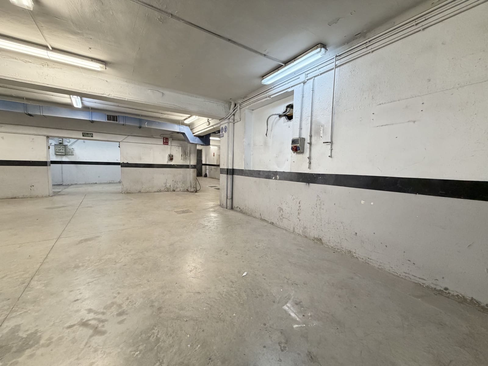 Commercial for sale in Madrid city - € 385,000 (Ref: 9987838)