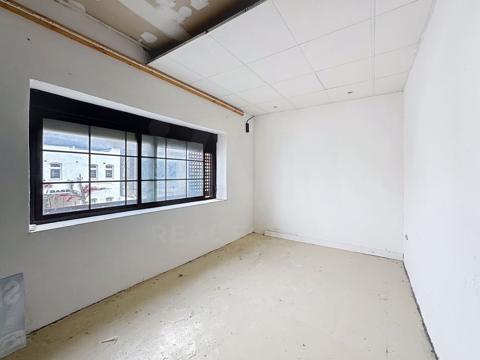 Kommersiell til salgs i Cadiz by - € 360 000 (Ref: 9987852)