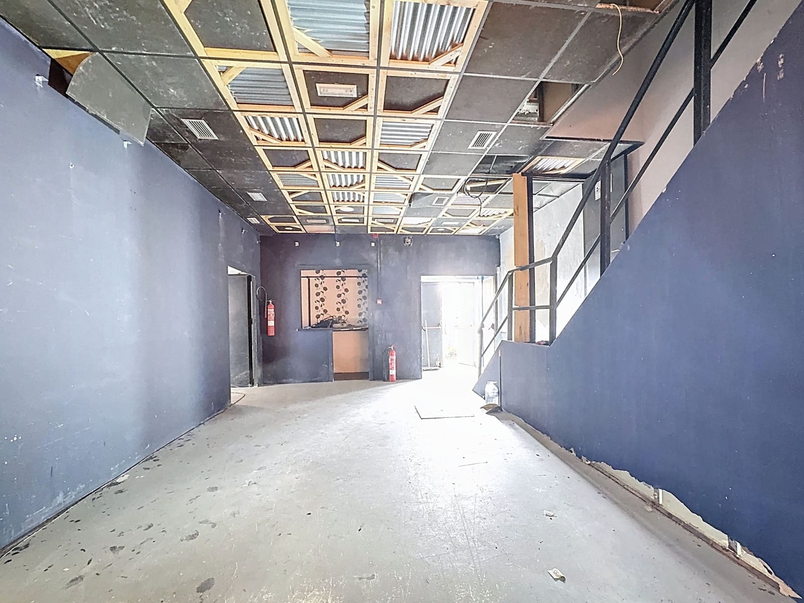 Kommersiell til salgs i Cadiz by - € 360 000 (Ref: 9987852)