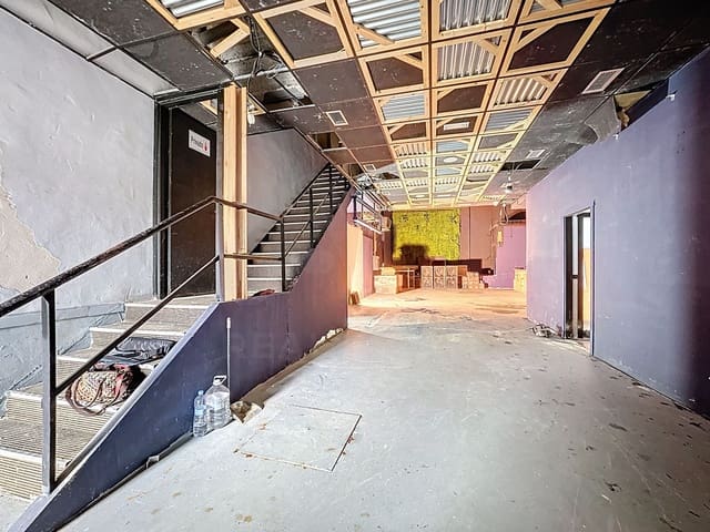 Kommersiell til salgs i Cádiz by - € 360 000 (Ref: 9987852)