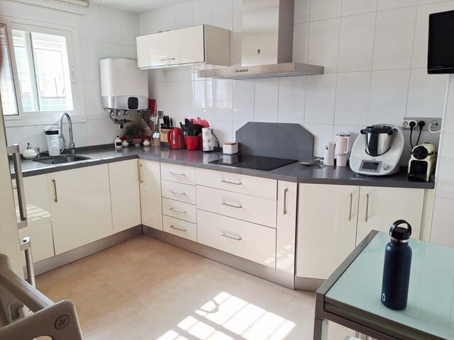 3 slaapkamer Villa te koop in Alhaurín de la Torre met zwembad garage - € 450.000 (Ref: 9987854)