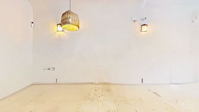 Commercieel te koop in Alicante stad - € 36.000 (Ref: 9987859)