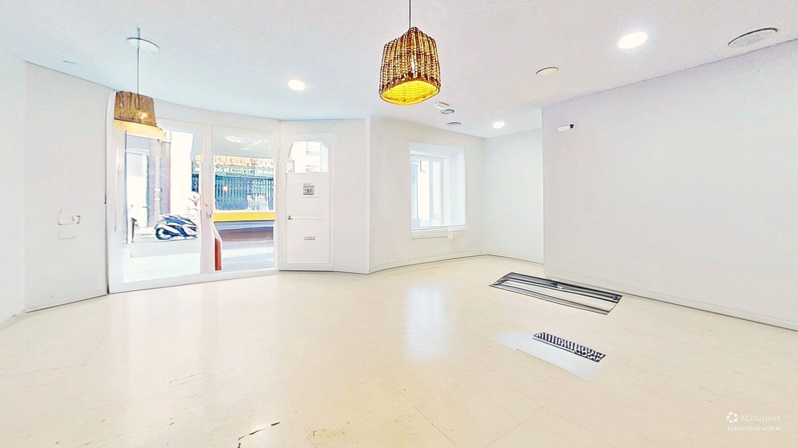 Kaupallinen myytävänä paikassa Alicante kaupunki - 36 000 € (Ref: 9987859)