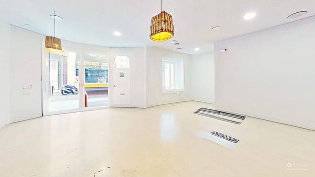 Commercieel te koop in Alicante stad - € 36.000 (Ref: 9987859)