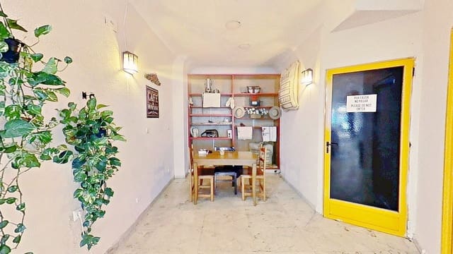 Commercieel te koop in Alicante stad - € 36.000 (Ref: 9987859)
