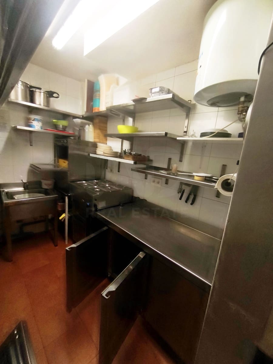 2 soverom Kommersiell til salgs i Leon by - € 175 000 (Ref: 9987860)