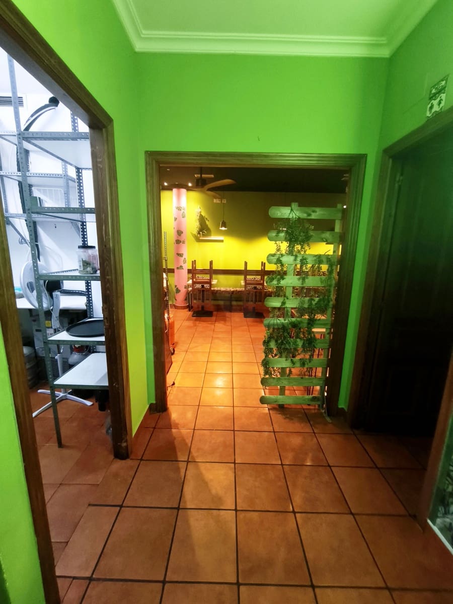 2 soverom Kommersiell til salgs i Leon by - € 175 000 (Ref: 9987860)