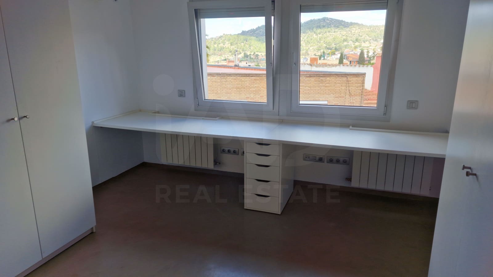 3 slaapkamer Villa te huur in Barcelona stad met garage - € 2.500 (Ref: 9987864)