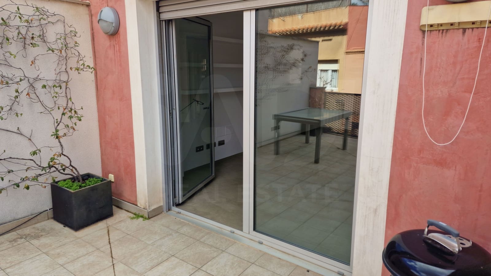 3 slaapkamer Villa te huur in Barcelona stad met garage - € 2.500 (Ref: 9987864)