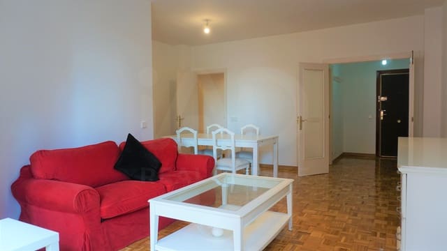 4 soveværelse Lejlighed til leje i Madrid by - € 2.700 (Ref: 9987865)