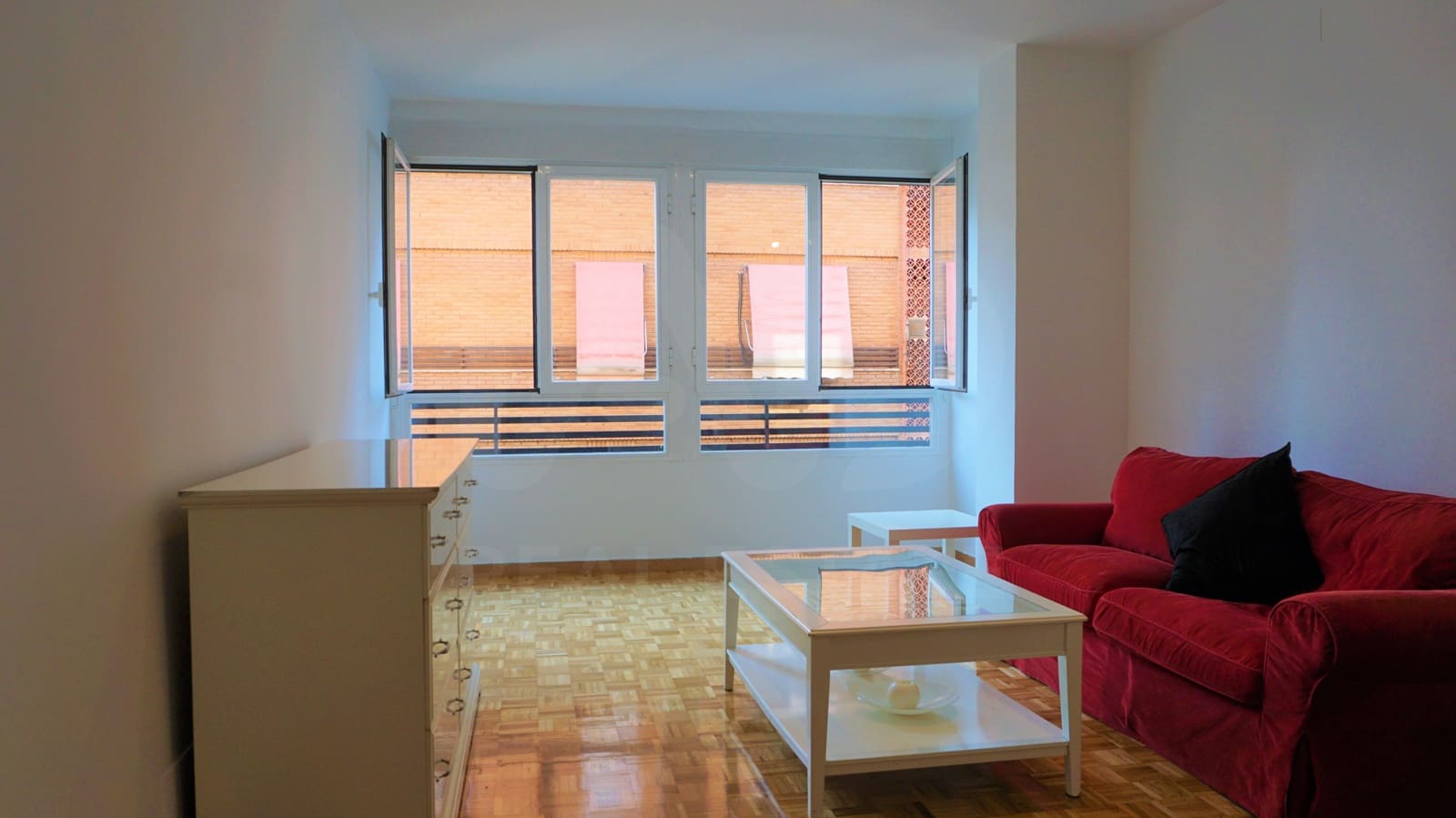4 bedroom Apartment for rent in Madrid city - € 2,700 (Ref: 9987865)