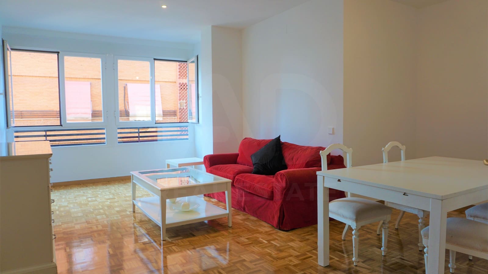 4 bedroom Apartment for rent in Madrid city - € 2,700 (Ref: 9987865)