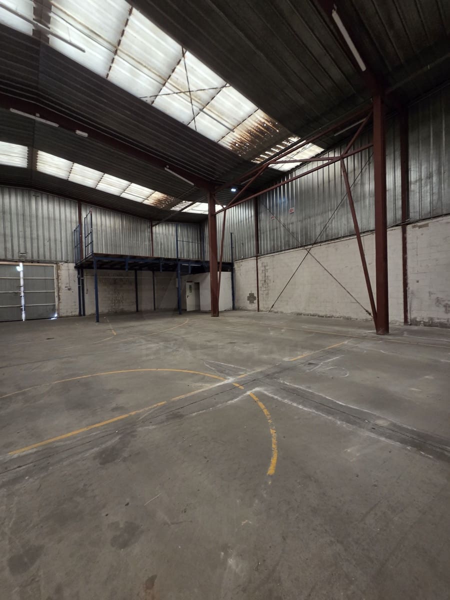 Local Commercial à vendre à Leon ville - 450 000 € (Ref: 9987869)