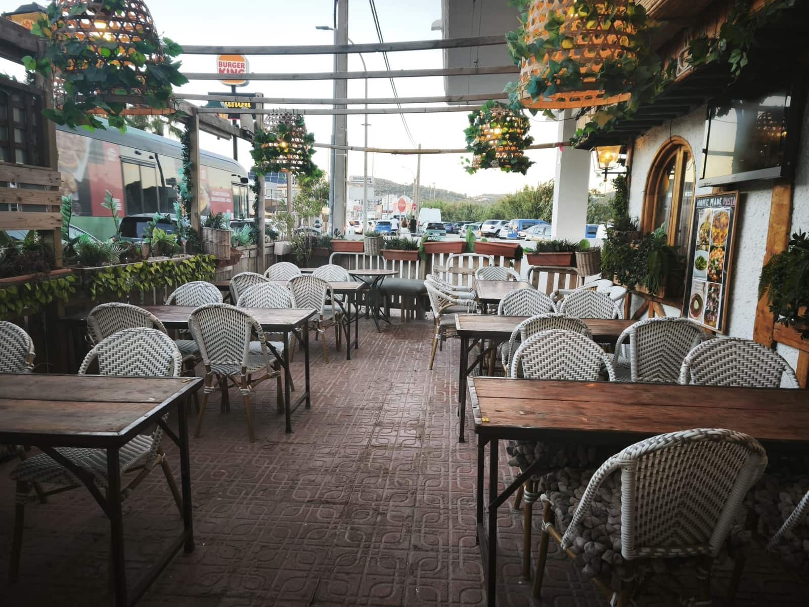 Commercial for sale in Sant Antoni de Portmany - € 285,000 (Ref: 9987871)