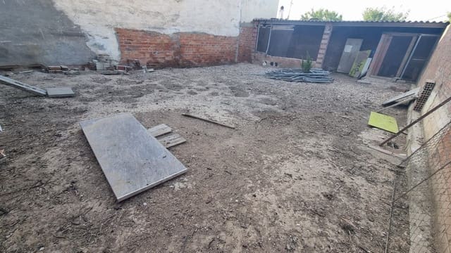 Ubebygd land til salgs i Barcelona by - € 76 000 (Ref: 9987873)