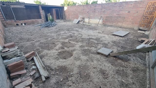 Grond te koop in Vilanova i la Geltrú - € 76.000 (Ref: 9987873)
