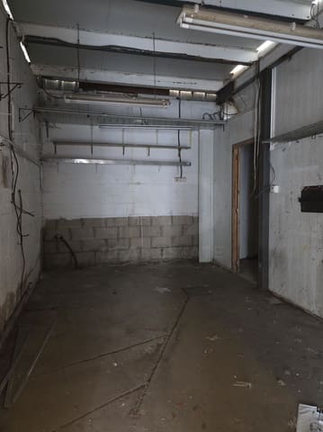 Gewerbe zu verkaufen in León Stadt - 250.000 € (Ref: 9987875)