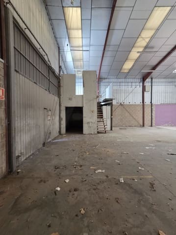 Gewerbe zu verkaufen in León Stadt - 250.000 € (Ref: 9987875)