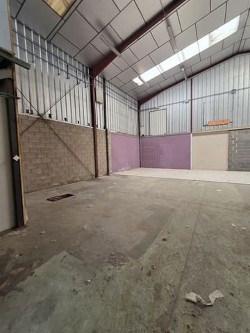 Gewerbe zu verkaufen in León Stadt - 250.000 € (Ref: 9987875)