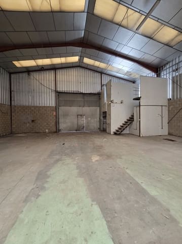 Gewerbe zu verkaufen in León Stadt - 250.000 € (Ref: 9987875)