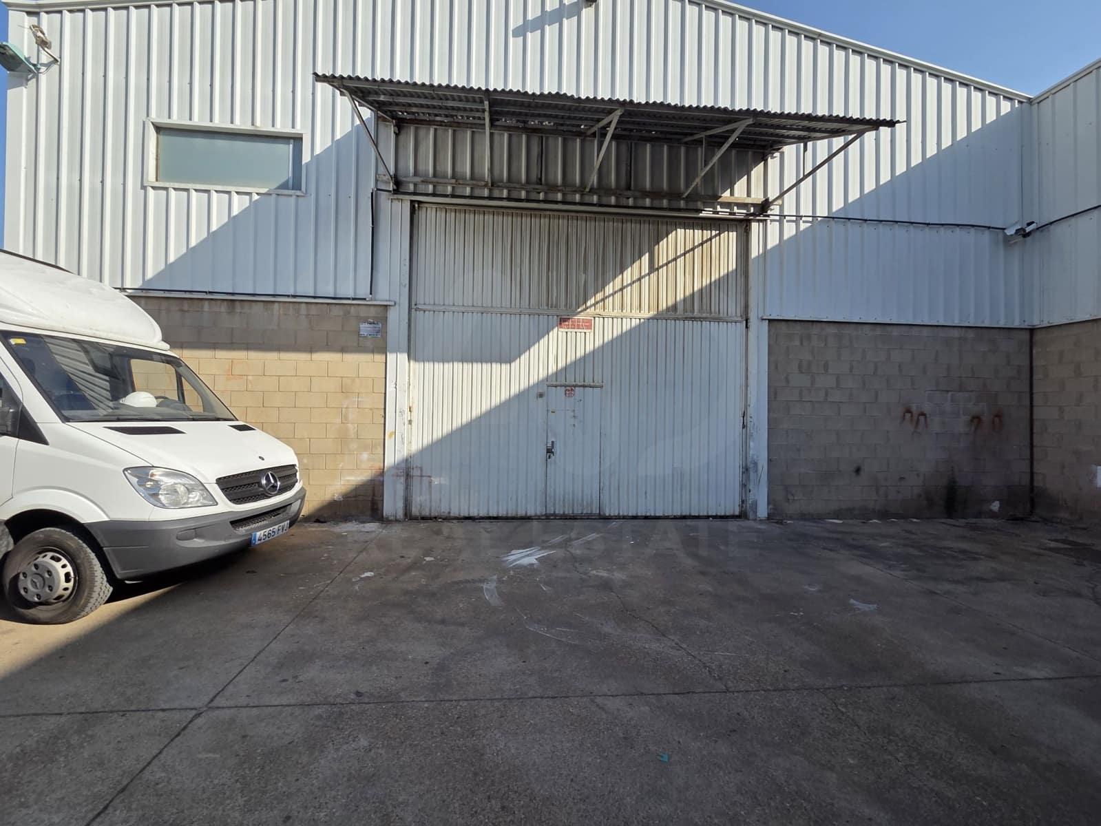 Kommersiell til salgs i Leon by - € 250 000 (Ref: 9987875)