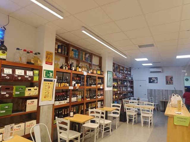 2 bedroom Commercial for sale in Olesa de Montserrat - € 89,000 (Ref: 9987878)