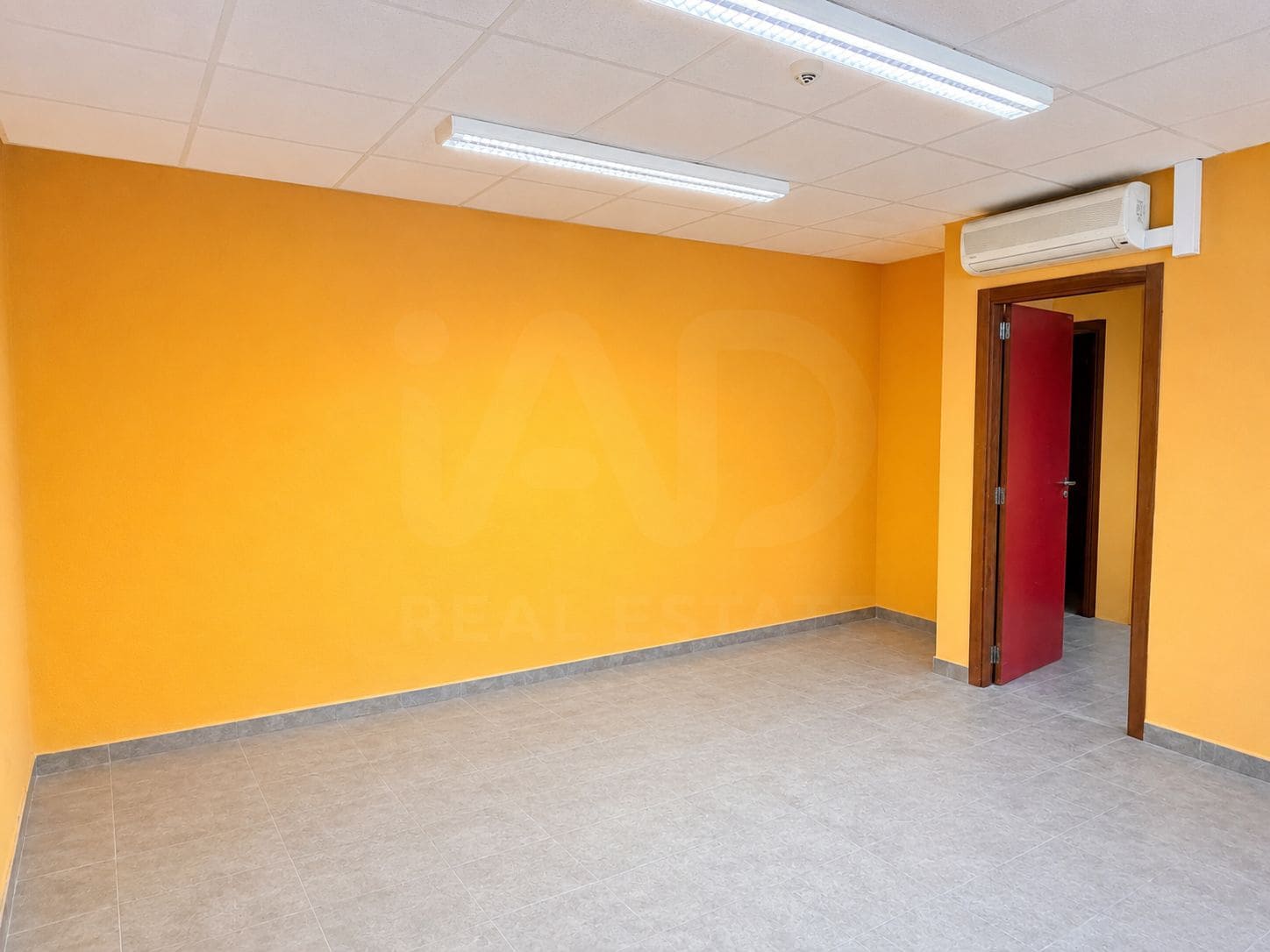Kaupallinen myytävänä paikassa Valencia kaupunki - 375 000 € (Ref: 9987879)