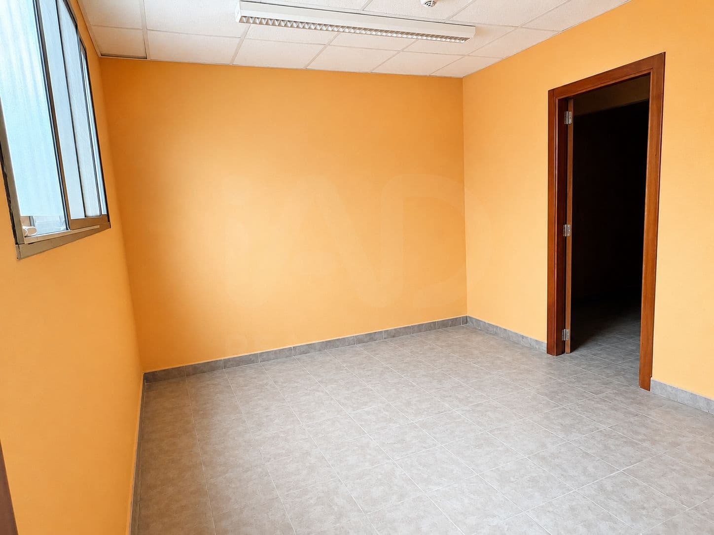 Kaupallinen myytävänä paikassa Valencia kaupunki - 375 000 € (Ref: 9987879)