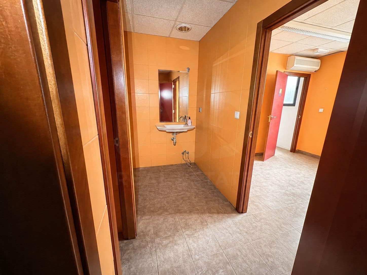 Kaupallinen myytävänä paikassa Valencia kaupunki - 375 000 € (Ref: 9987879)