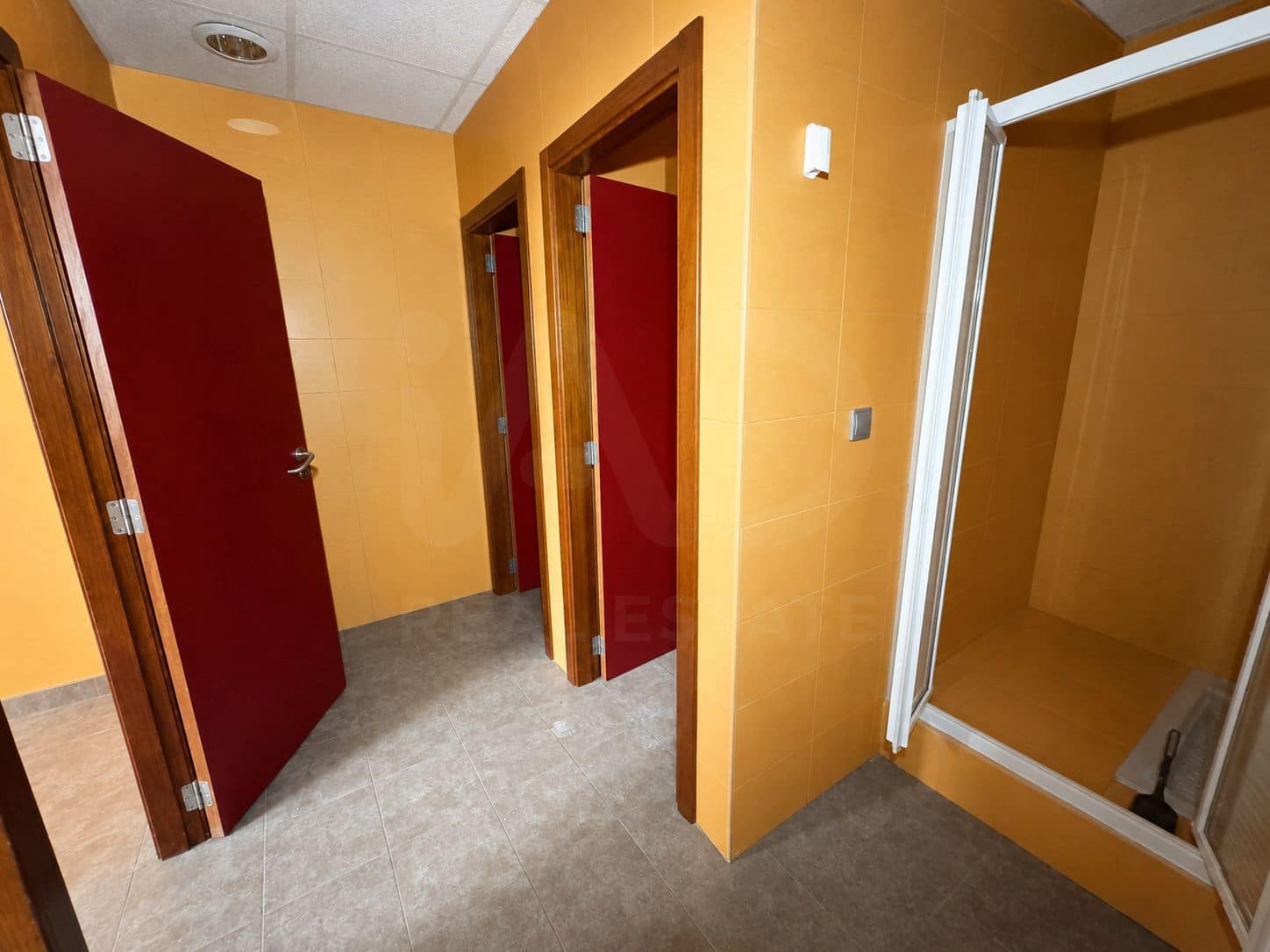 Kaupallinen myytävänä paikassa Valencia kaupunki - 375 000 € (Ref: 9987879)