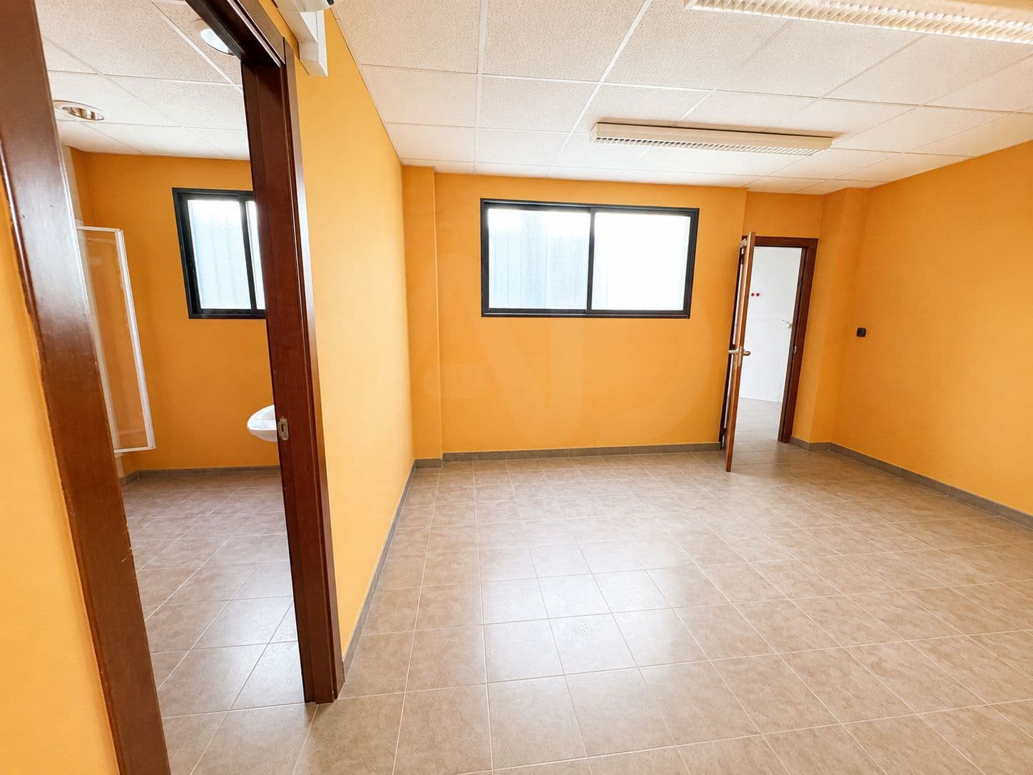 Kaupallinen myytävänä paikassa Valencia kaupunki - 375 000 € (Ref: 9987879)
