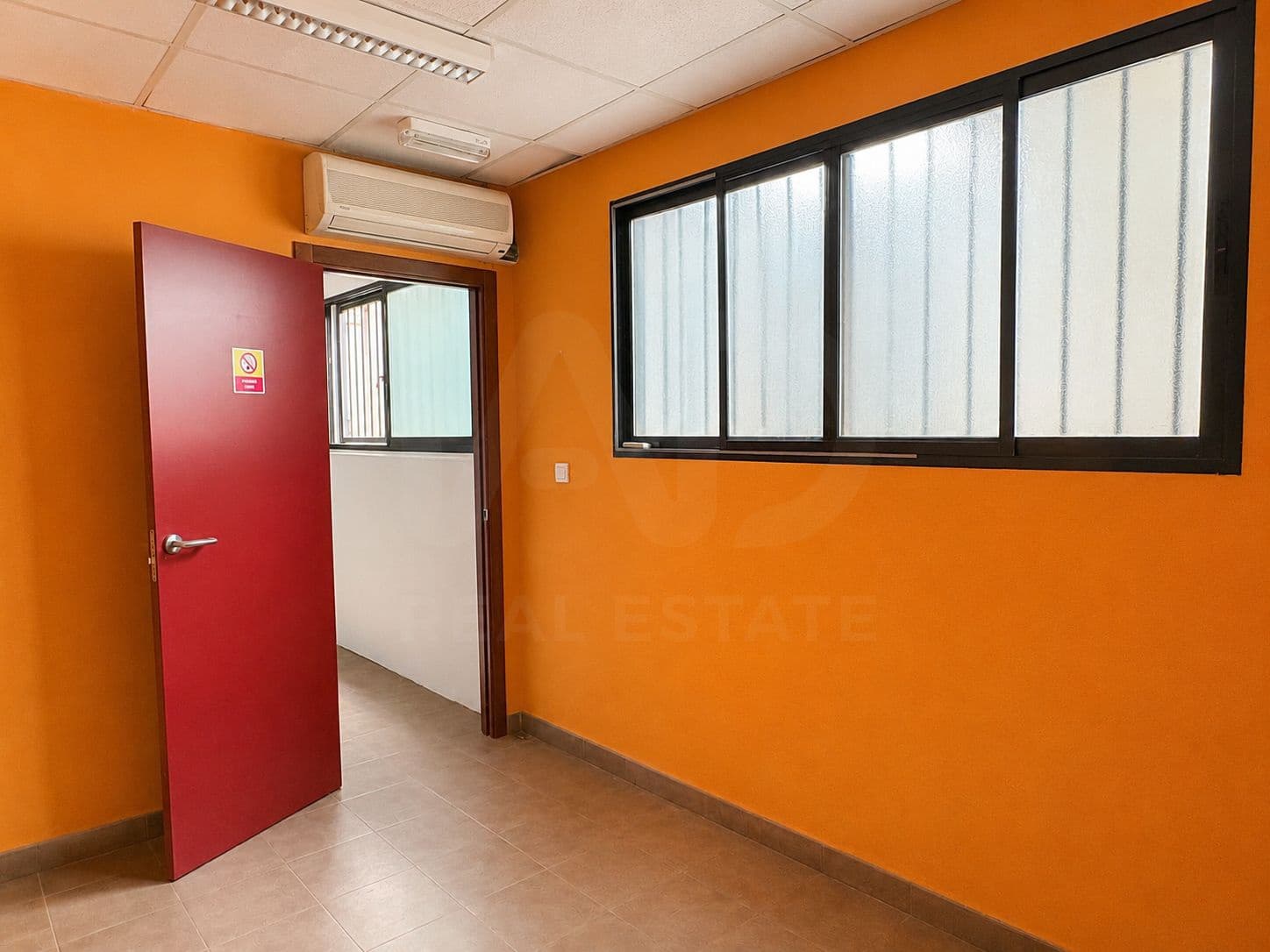 Kaupallinen myytävänä paikassa Valencia kaupunki - 375 000 € (Ref: 9987879)