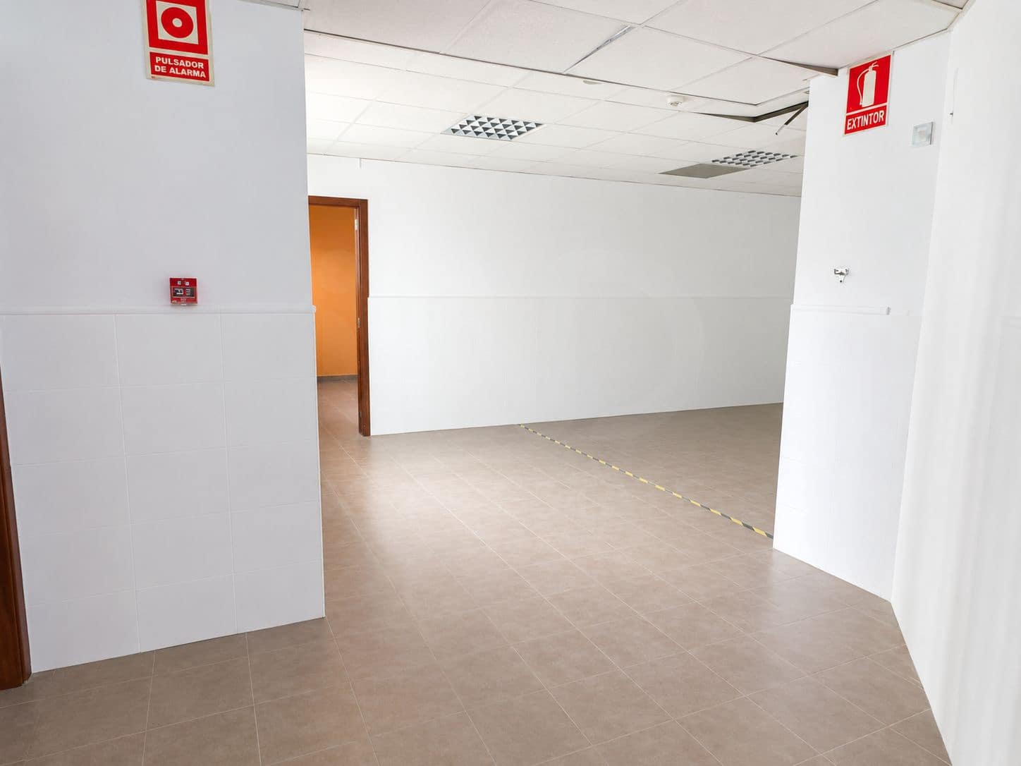 Gewerbe zu vermieten in Valencia Stadt - 2.000 € (Ref: 9987880)