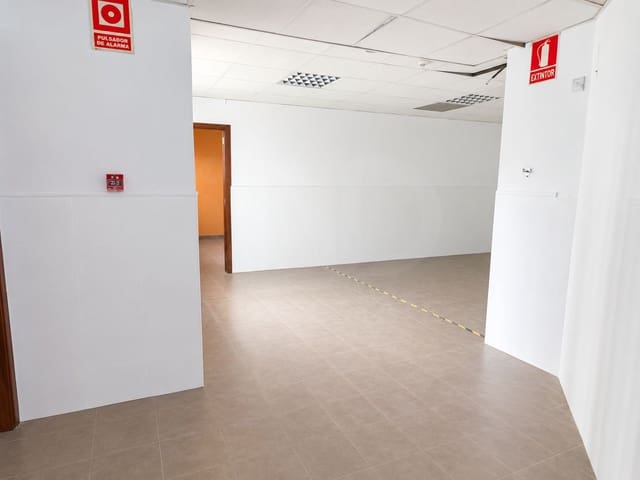 Commercieel te huur in Valencia stad - € 2.000 (Ref: 9987880)