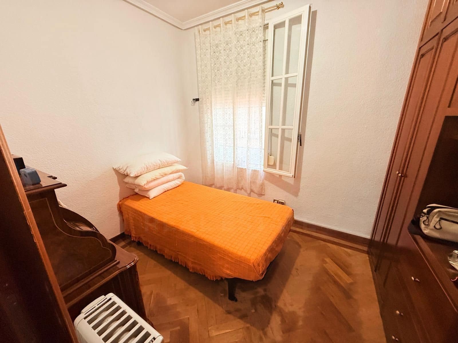 2 sypialnia Apartament do wynajęcia w Miasto Madryt - 1 600 € (Ref: 9987881)
