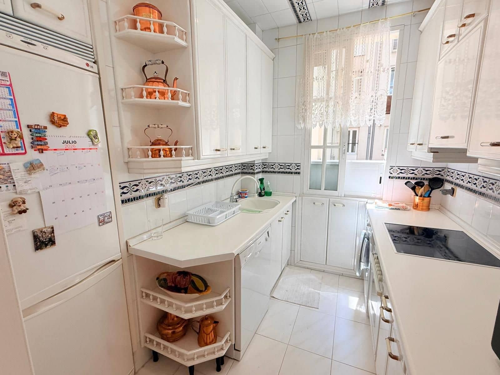 2 sypialnia Apartament do wynajęcia w Miasto Madryt - 1 600 € (Ref: 9987881)