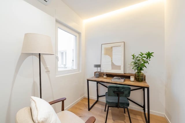 3 soverom Leilighet til leie i Universidad, Madrid by - € 3 200 (Ref: 9987882)