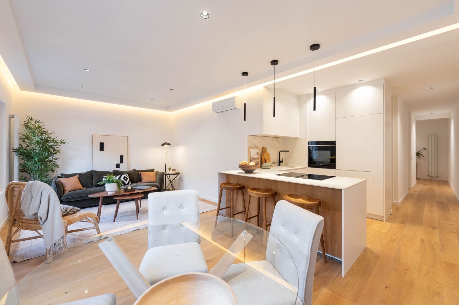 3 soverom Leilighet til leie i Madrid by - € 3 200 (Ref: 9987882)