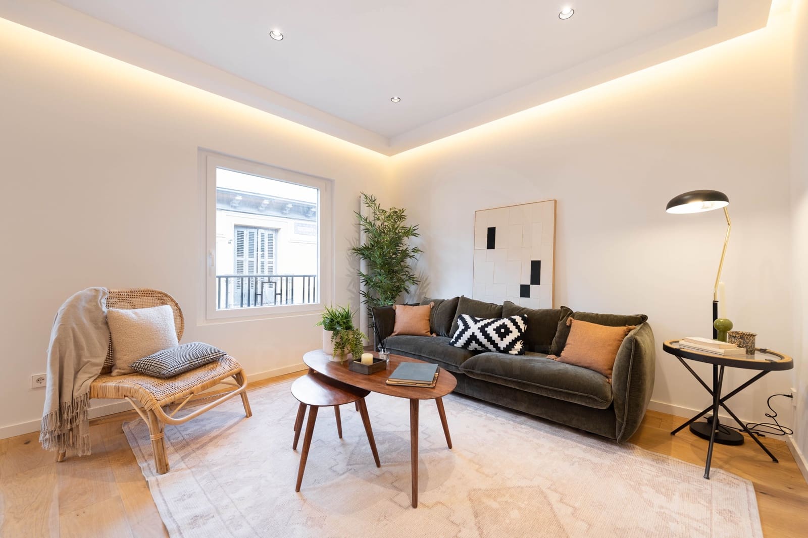 3 soverom Leilighet til leie i Madrid by - € 3 200 (Ref: 9987882)