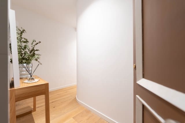 3 soverom Leilighet til leie i Universidad, Madrid by - € 3 200 (Ref: 9987882)