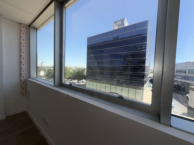Erhverv til leje i Lleida by med garage - € 680 (Ref: 9987884)