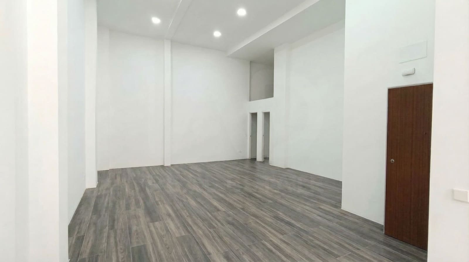 2 quarto Comercial para arrendar em Madrid cidade com piscina - 3 500 € (Ref: 9987887)