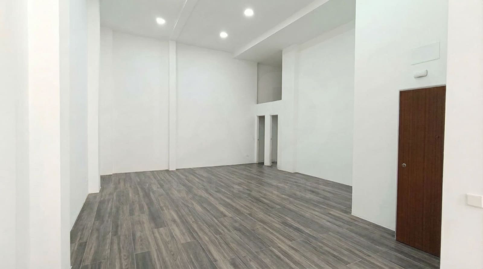 2 bedroom Commercial for rent in Madrid city with pool - € 3,500 (Ref: 9987887)